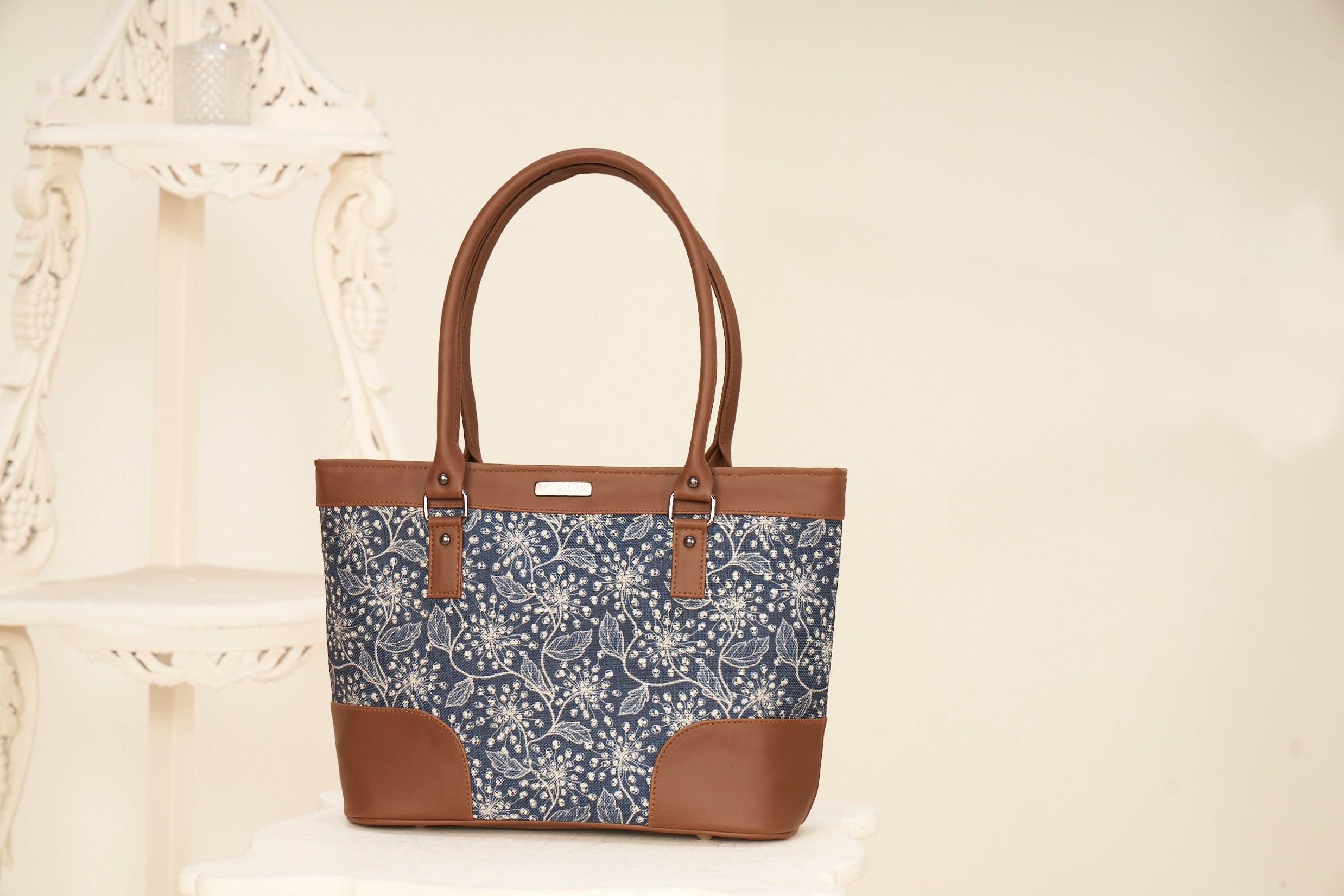 Fashionable Functionality: Aora 004 - Printed PolyCotton Canvas Tote for Modern Living