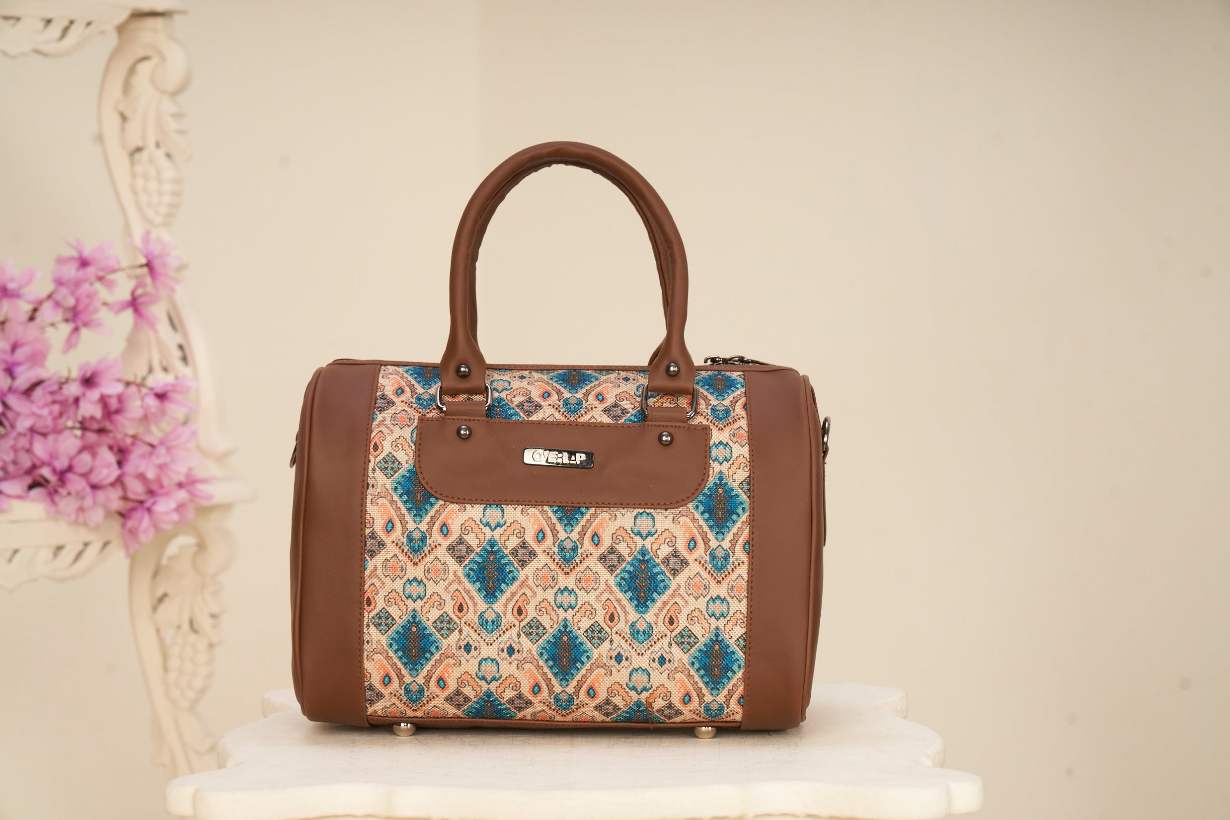(Lily 002): Modern Classic - Vegan Leather Handbag for Contemporary Fashion