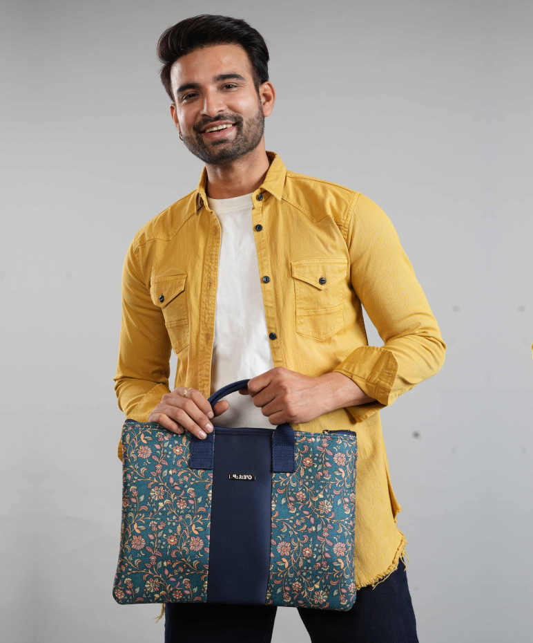 Handcrafted Jute Laptop Sleeve - Eco-Friendly Protection for Modern Professionals